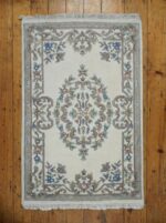 Aubusson 3.6ft x 5.6ft Ivory/Ivory 510a